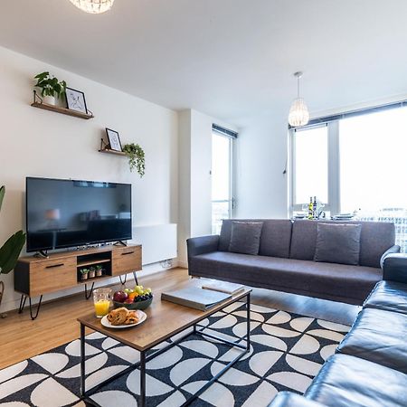 Stylish City Centre Apartment - Home From Home With Fully-Equipped Kitchen, Smart Tv, Netflix, Superfast Wifi, Free Parking, Self Check-In - By Brightleap Apartments Milton Keynes Exterior foto