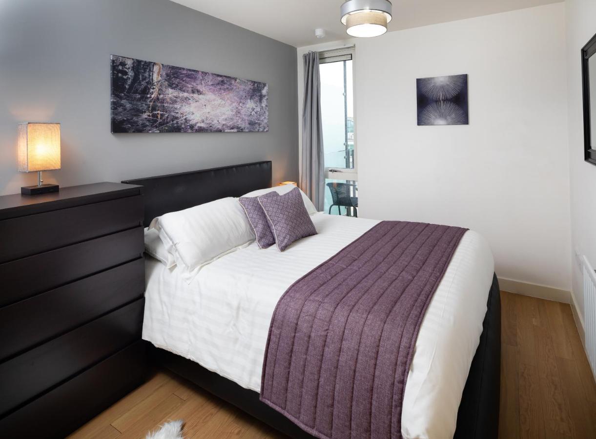 Stylish City Centre Apartment - Home From Home With Fully-Equipped Kitchen, Smart Tv, Netflix, Superfast Wifi, Free Parking, Self Check-In - By Brightleap Apartments Milton Keynes Exterior foto