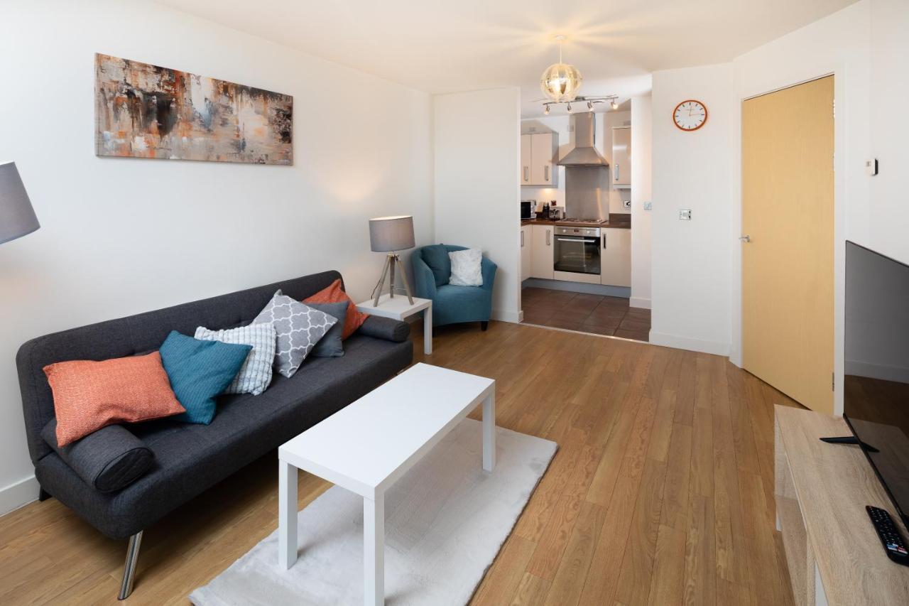 Stylish City Centre Apartment - Home From Home With Fully-Equipped Kitchen, Smart Tv, Netflix, Superfast Wifi, Free Parking, Self Check-In - By Brightleap Apartments Milton Keynes Exterior foto