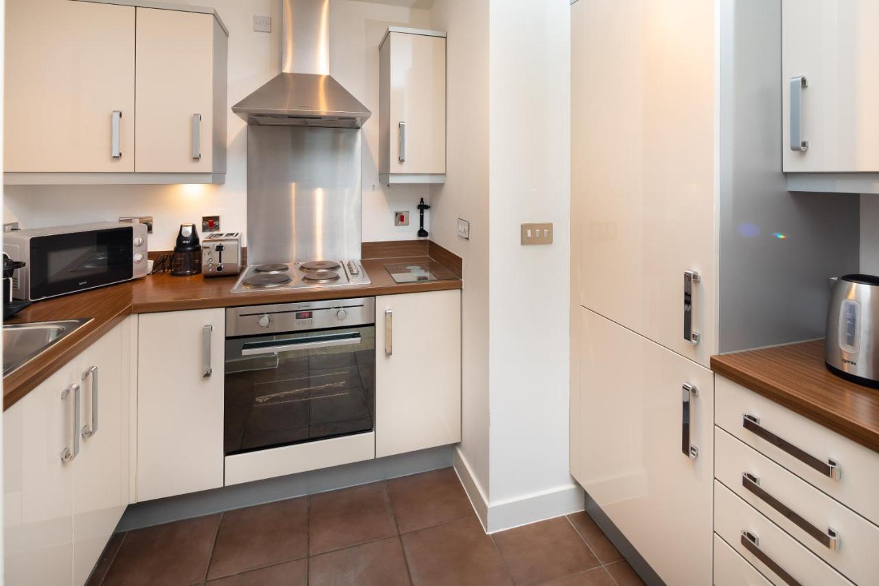 Stylish City Centre Apartment - Home From Home With Fully-Equipped Kitchen, Smart Tv, Netflix, Superfast Wifi, Free Parking, Self Check-In - By Brightleap Apartments Milton Keynes Exterior foto