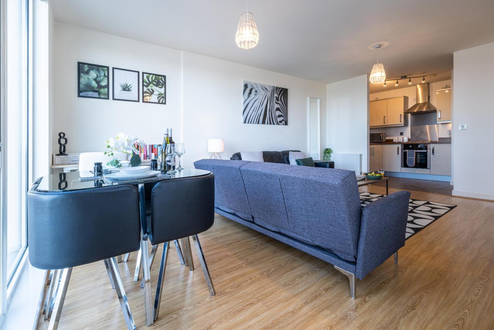 Stylish City Centre Apartment - Home From Home With Fully-Equipped Kitchen, Smart Tv, Netflix, Superfast Wifi, Free Parking, Self Check-In - By Brightleap Apartments Milton Keynes Exterior foto