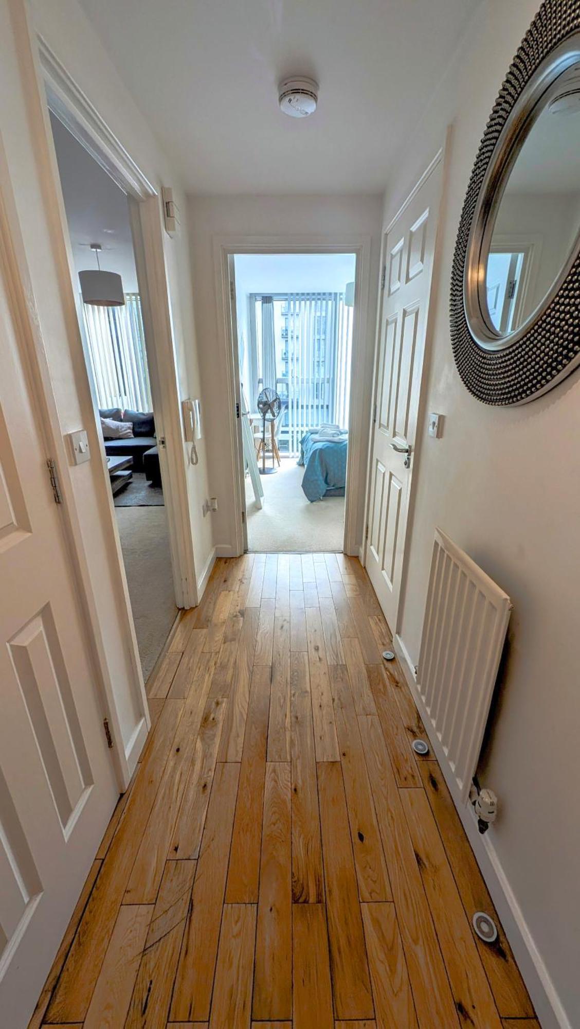 Stylish City Centre Apartment - Home From Home With Fully-Equipped Kitchen, Smart Tv, Netflix, Superfast Wifi, Free Parking, Self Check-In - By Brightleap Apartments Milton Keynes Exterior foto